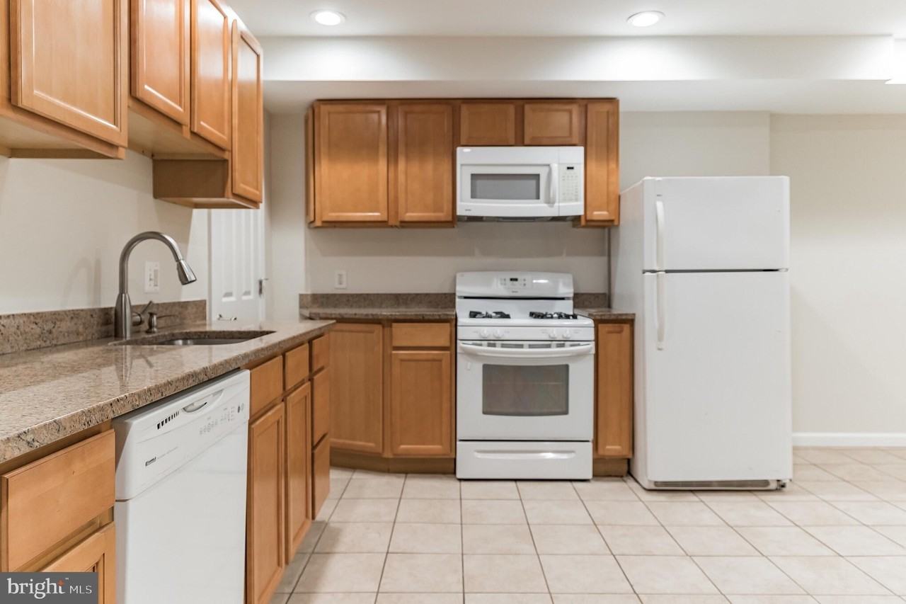 1736 U St Nw #A - Photo 5 of 23