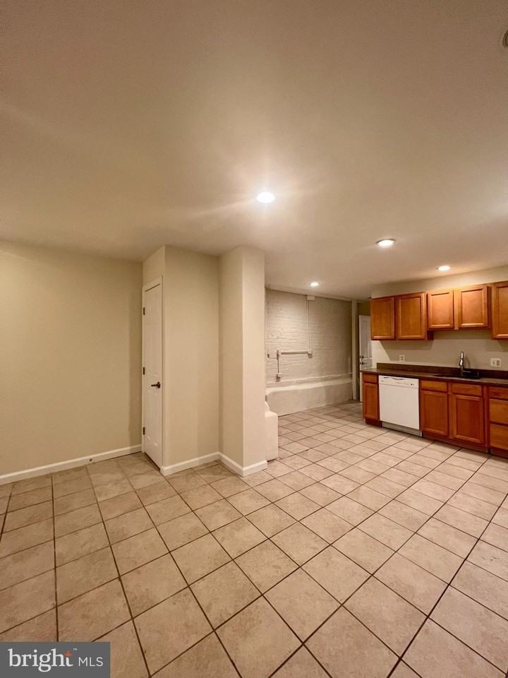 1736 U St Nw #A - Photo 7 of 23