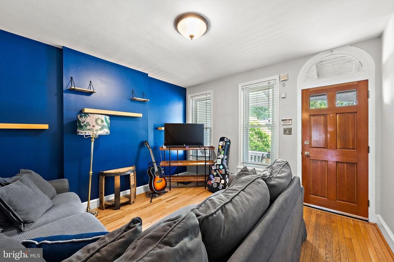 1804 Gilpin Ave - Photo 4 of 15