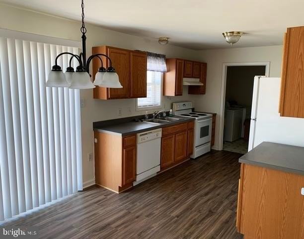 107 Mermaid Ln - Photo 2 of 6