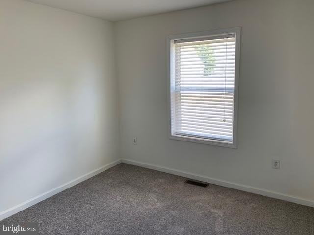 107 Mermaid Ln - Photo 4 of 6