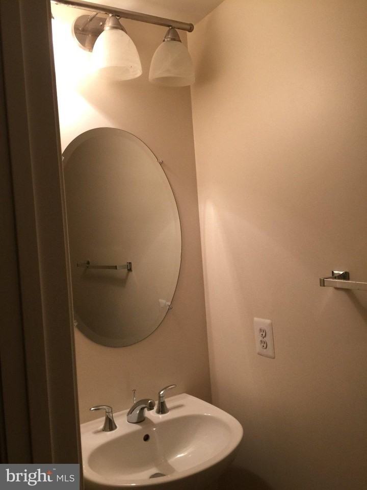 2404 Almhouse Dr - Photo 5 of 11