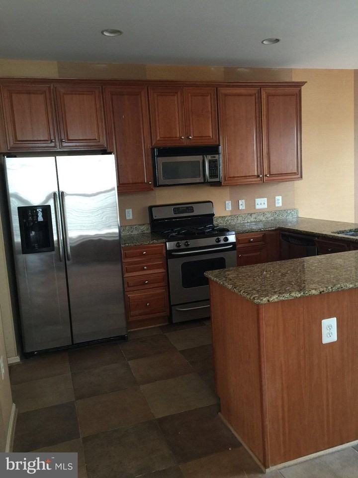 2404 Almhouse Dr - Photo 7 of 11