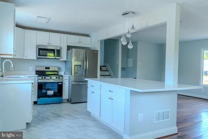 1528 Matthews Town Rd - Photo 4 of 15