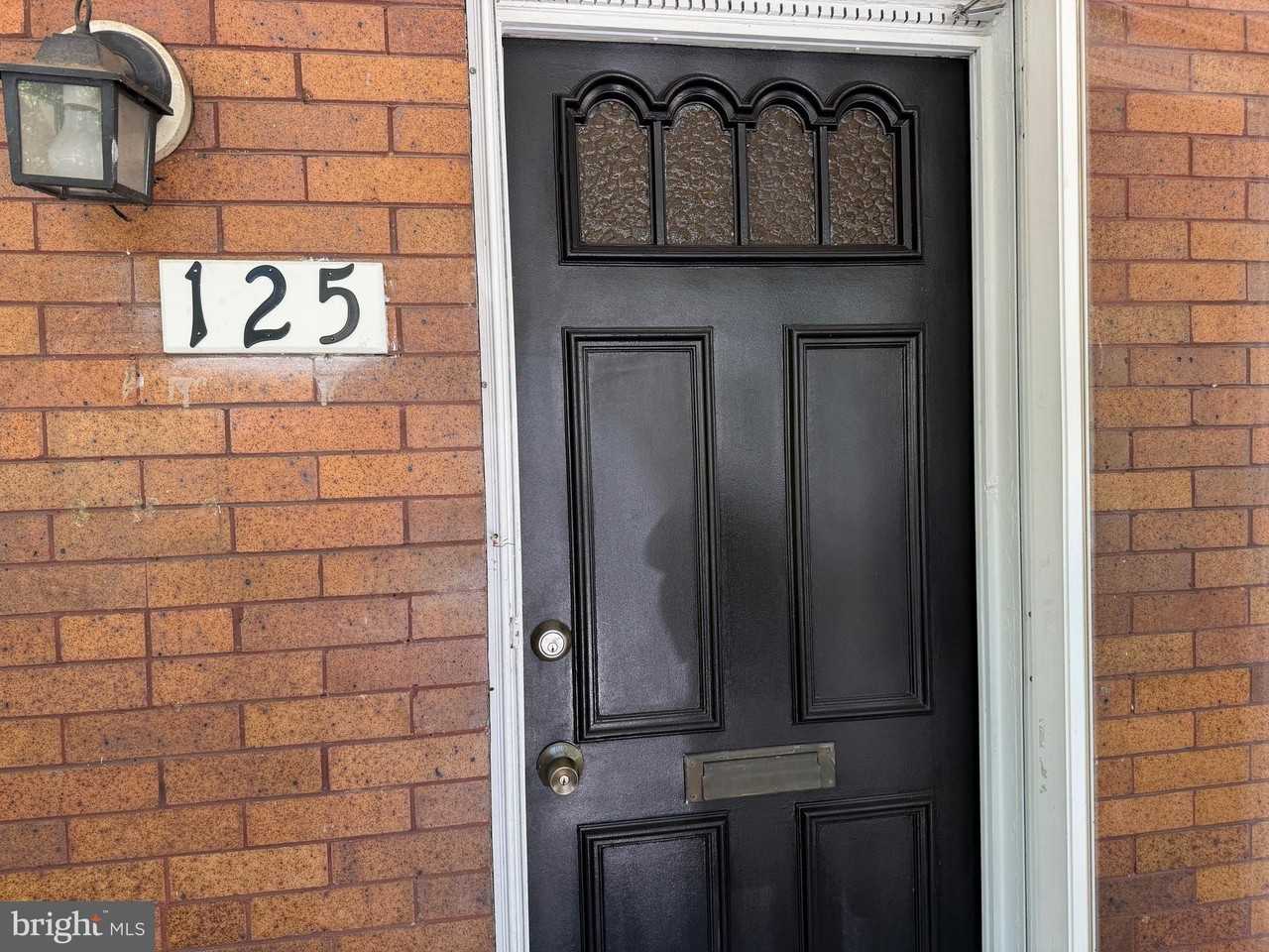 125 N Monastery Ave - Photo 3 of 32