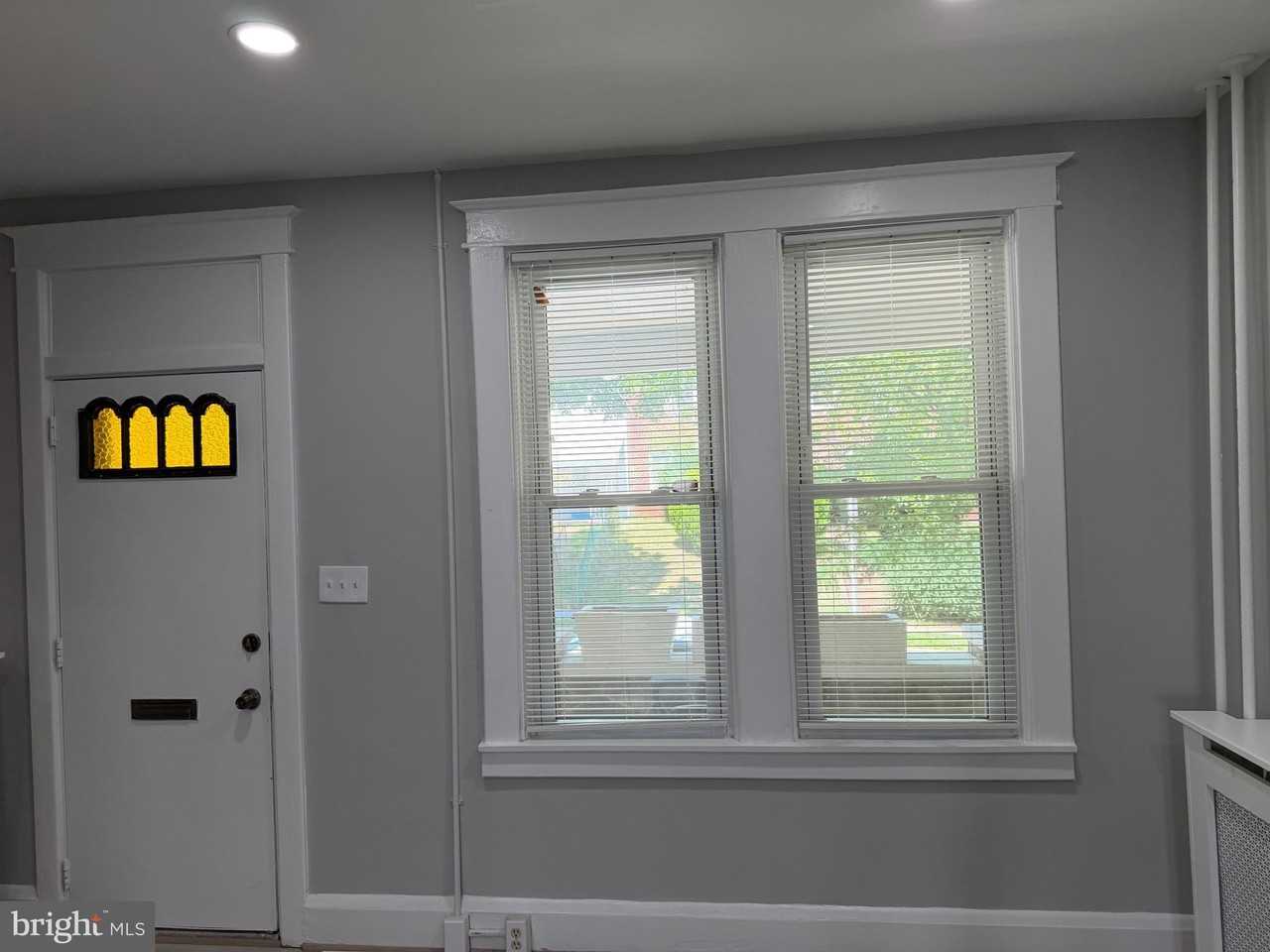 125 N Monastery Ave - Photo 5 of 32