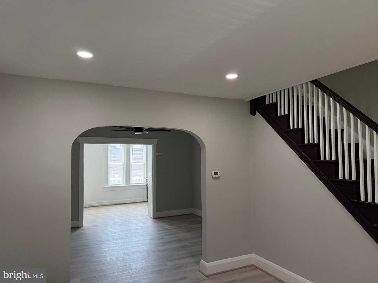 125 N Monastery Ave - Photo 6 of 32