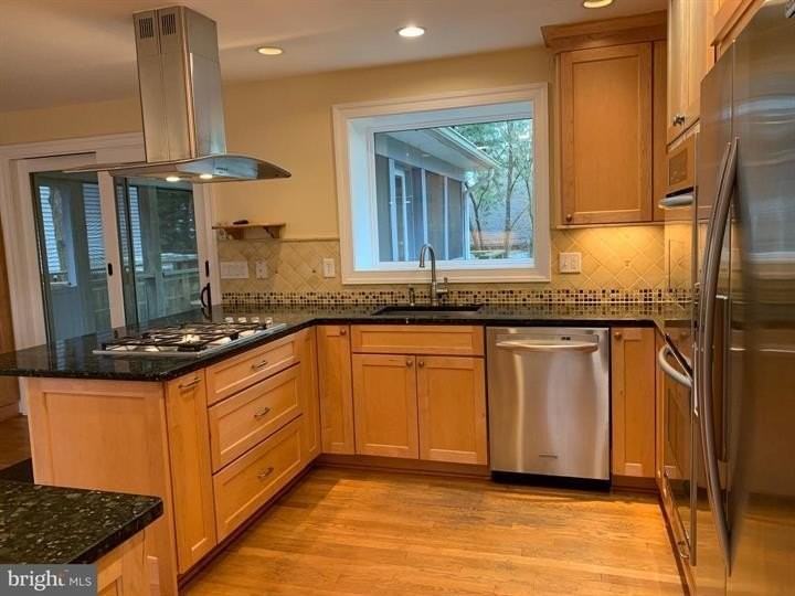7512 Arden Rd - Photo 5 of 29