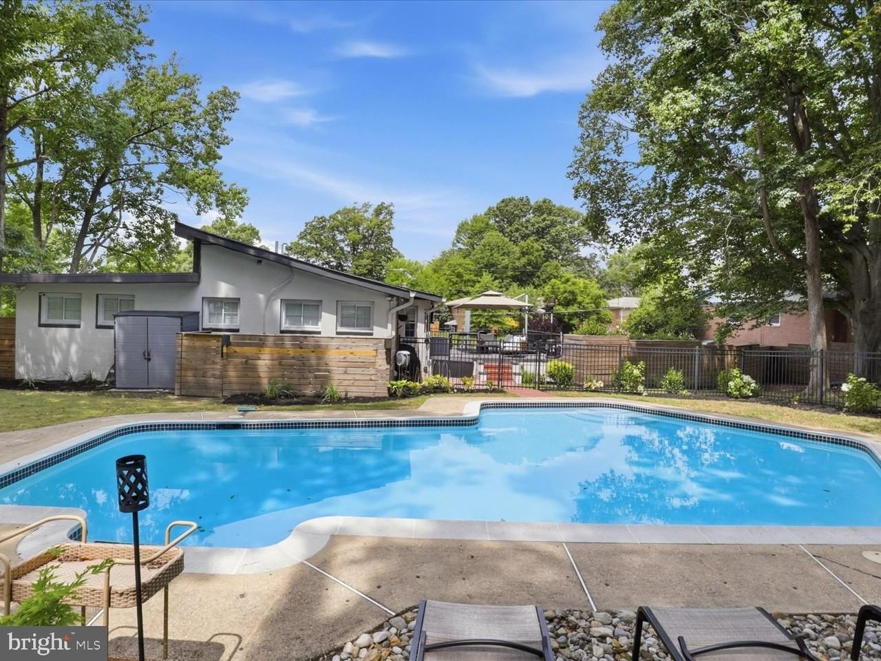 6410 Bushey Dr - Photo 4 of 50