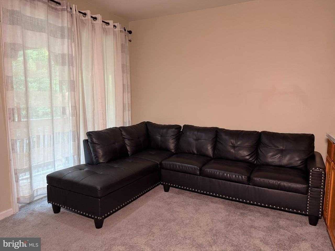 853 Faraway Ct - Photo 2 of 41