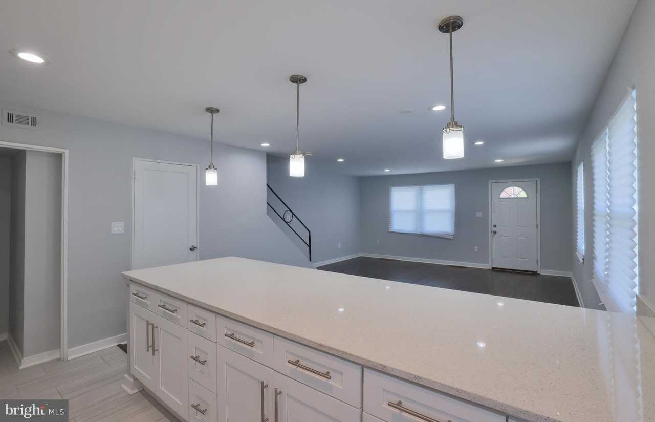 5303 62nd Ave - Photo 7 of 18