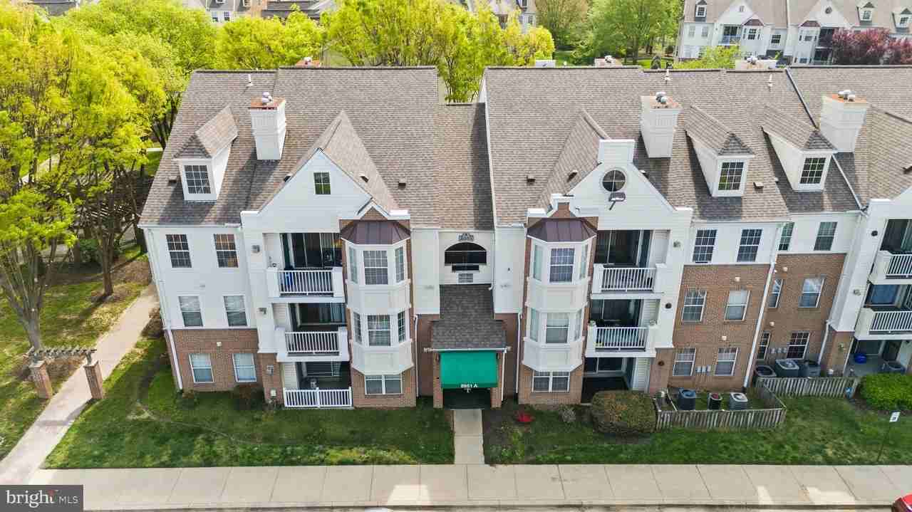 8951 Town Center Cir #3-303 - Photo 2 of 32