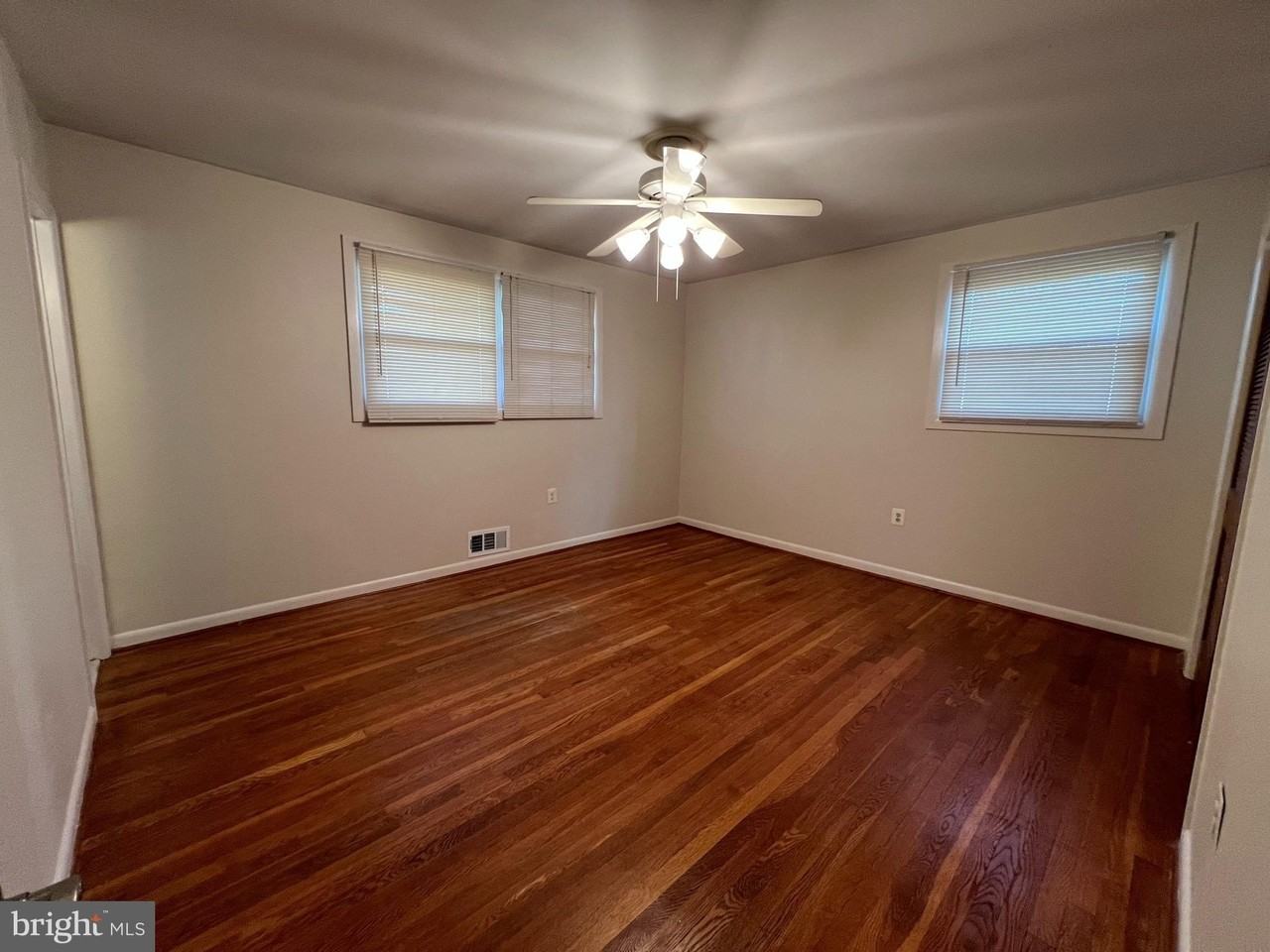 9206 Saint Andrews Pl - Photo 4 of 25