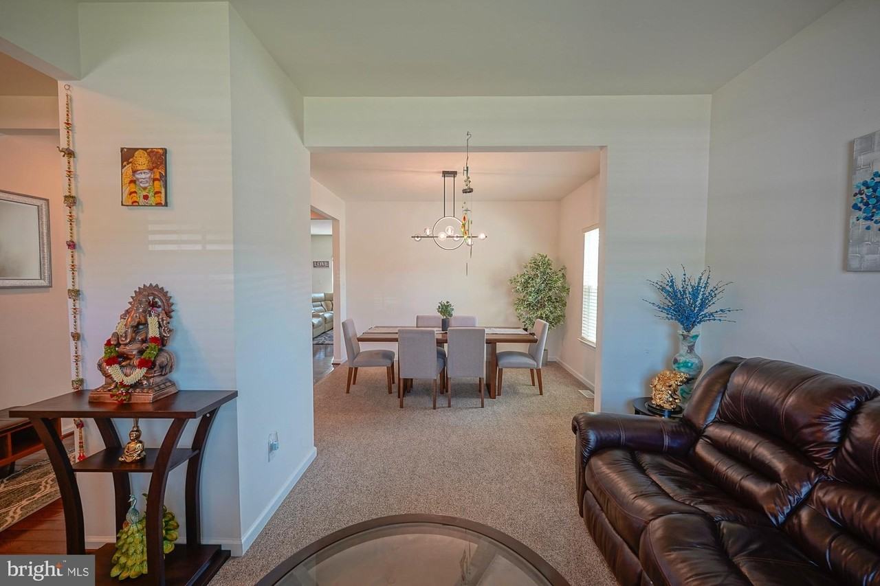 27 Carrington Way - Photo 5 of 50