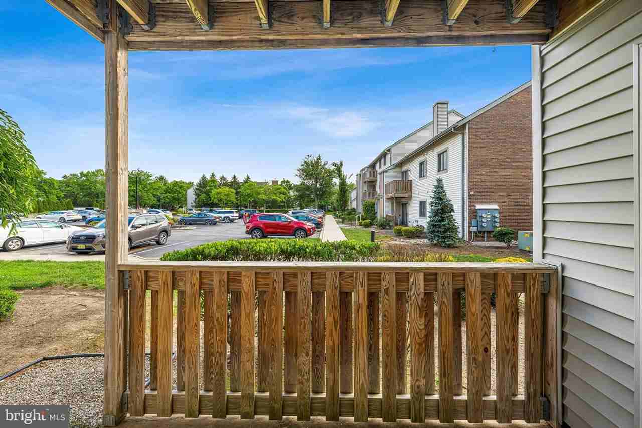 1907 Ravens Crest Dr - Photo 5 of 32