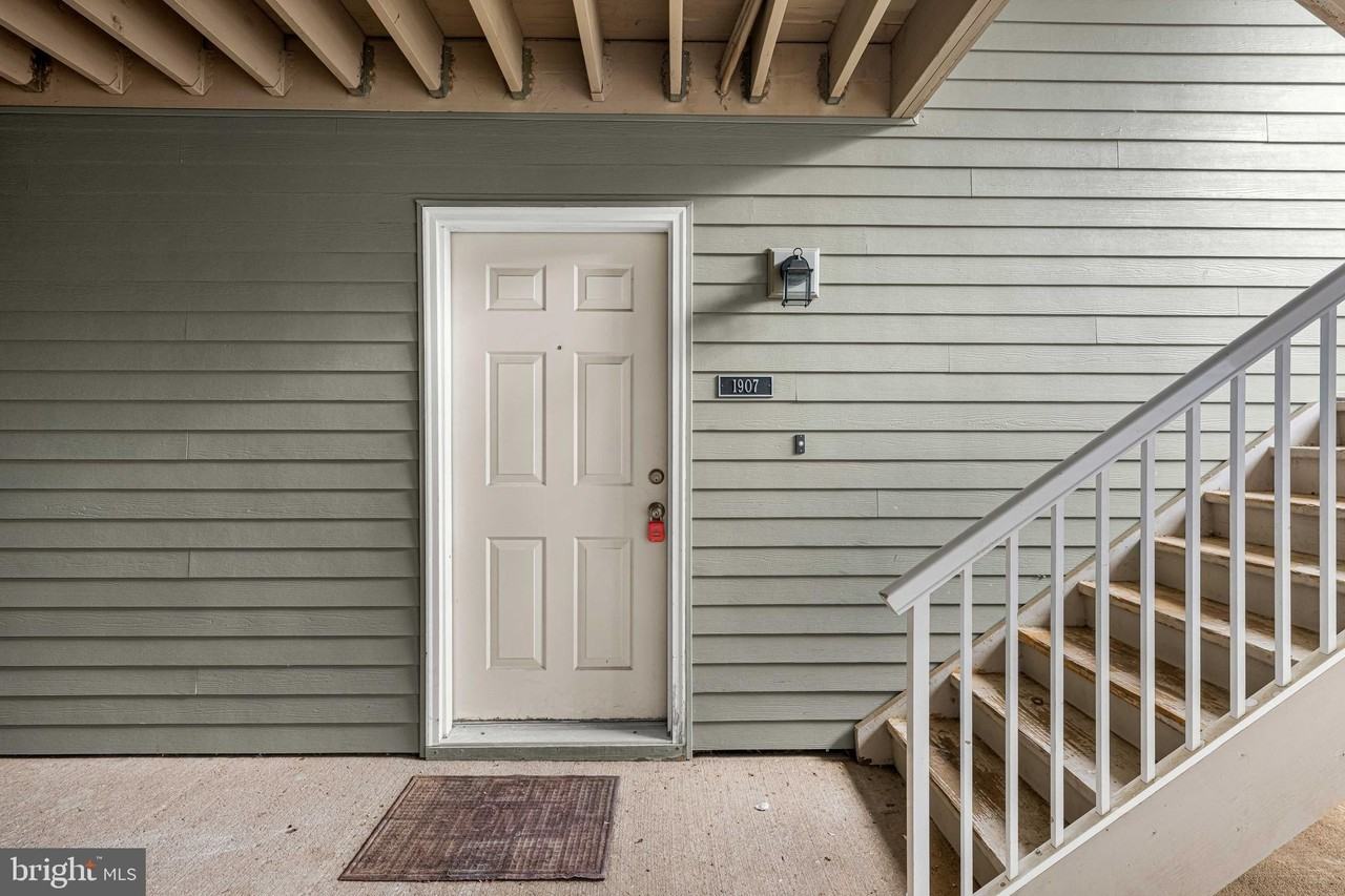1907 Ravens Crest Dr - Photo 7 of 32