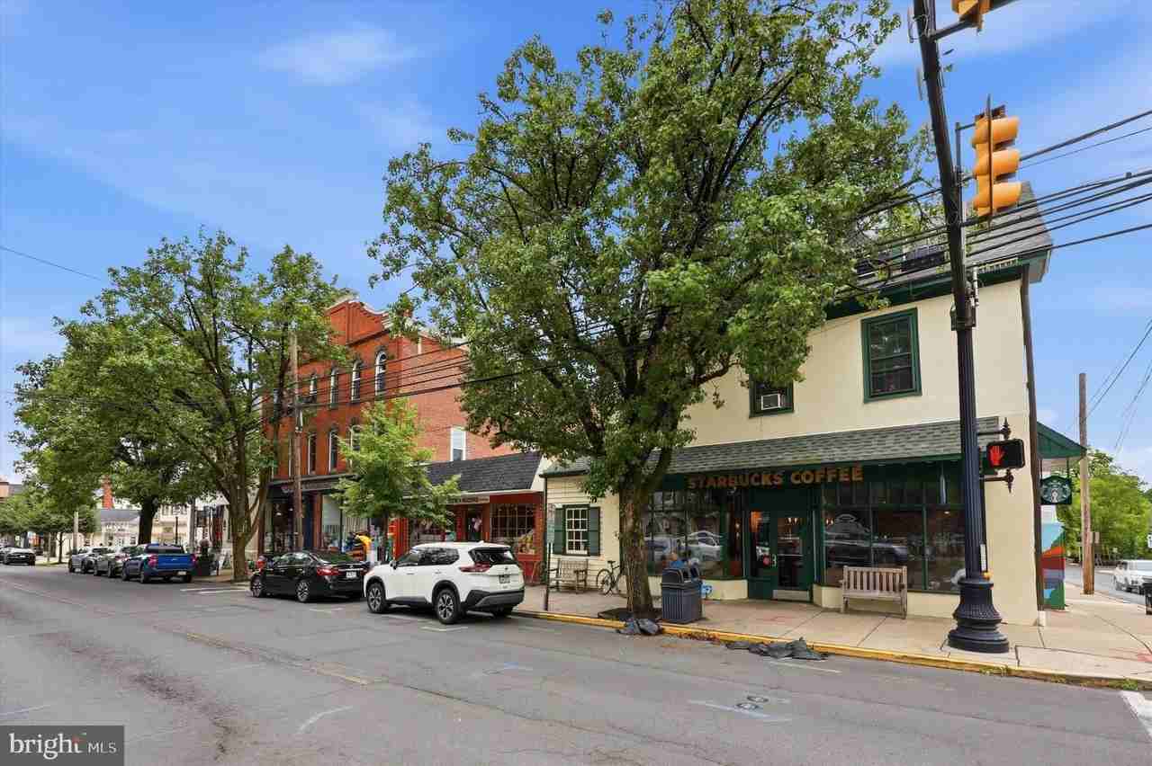 117 Thornton St - Photo 2 of 33