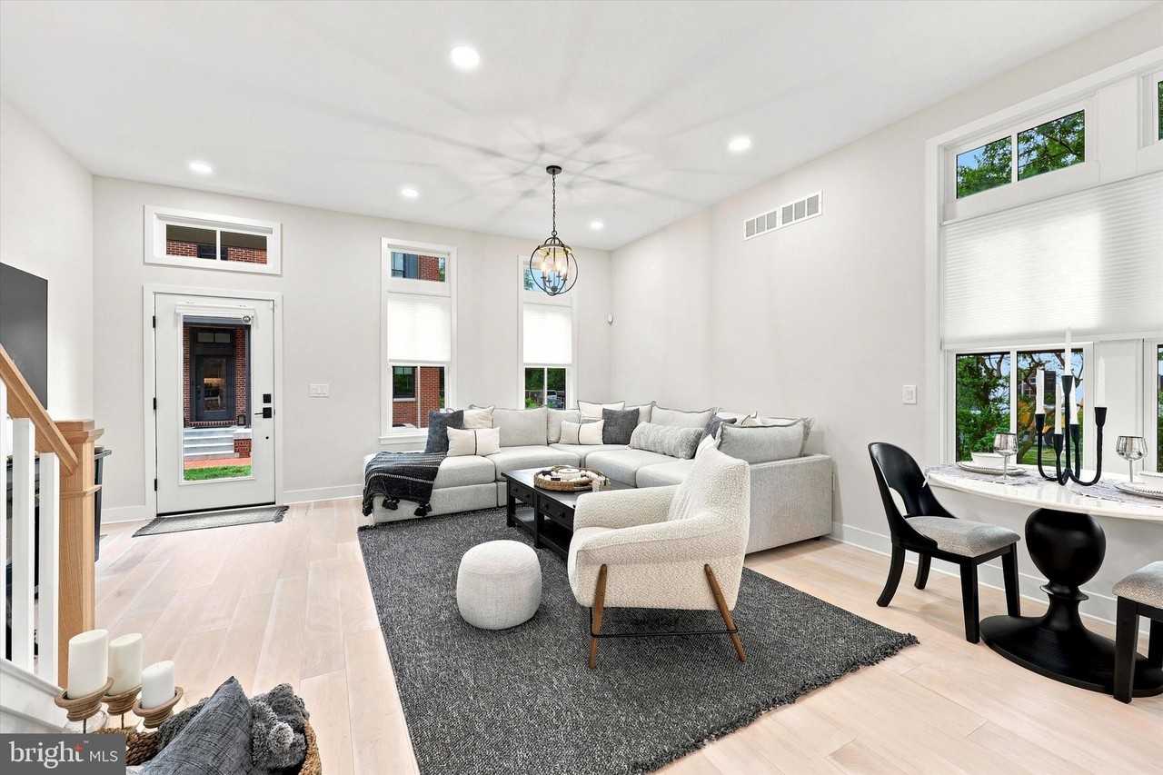 117 Thornton St - Photo 6 of 33