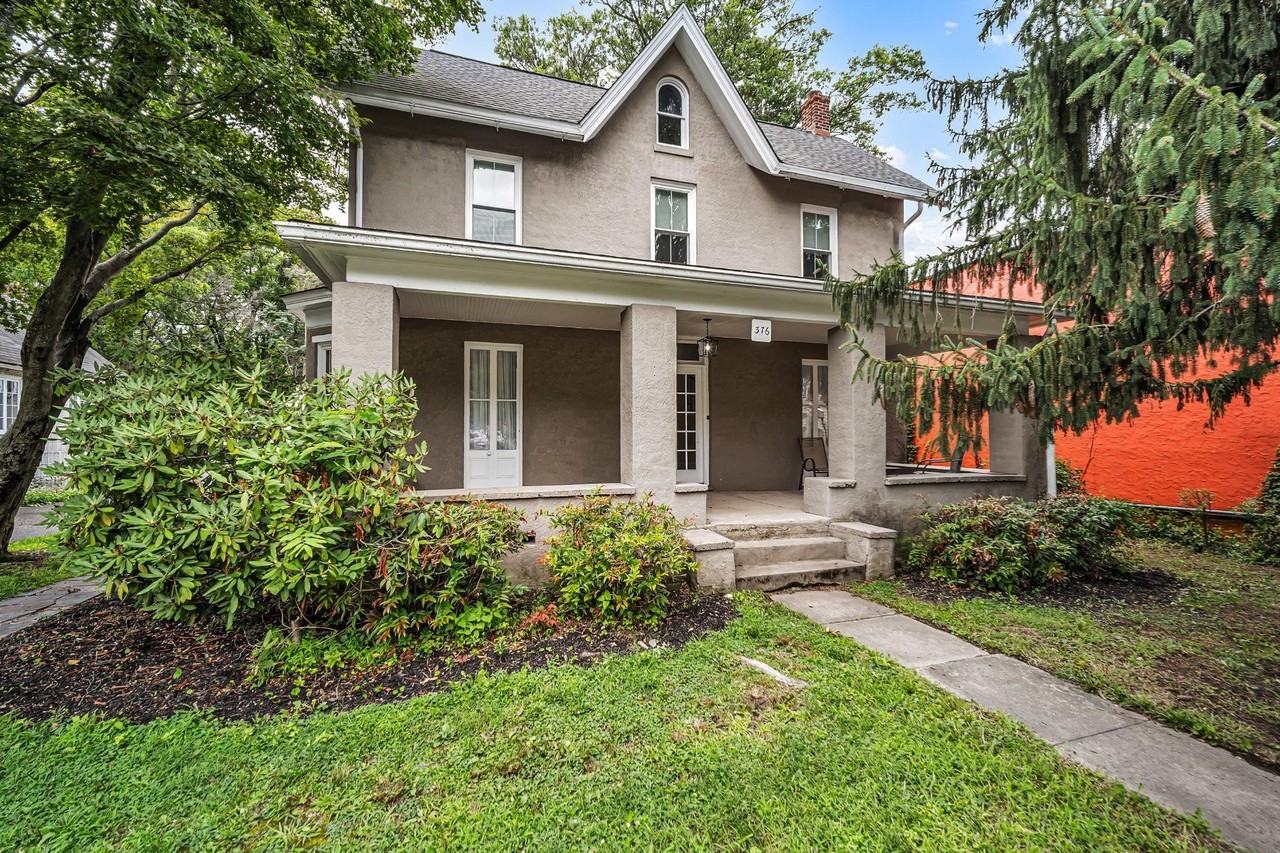376 N Main St - Photo 2 of 39