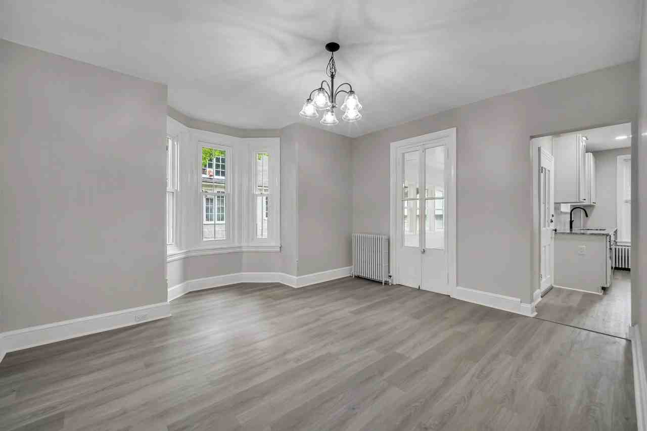 376 N Main St - Photo 5 of 39