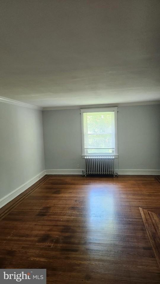 2114 Kenmore Ave - Photo 2 of 12