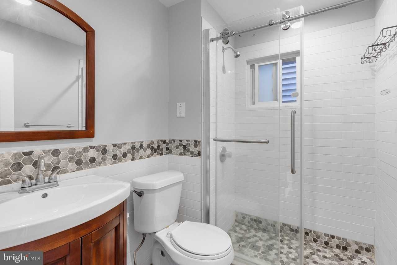1428 N Hope St - Photo 5 of 17