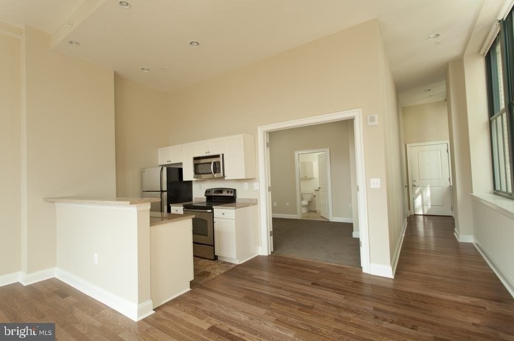 312 Walnut St ## 322