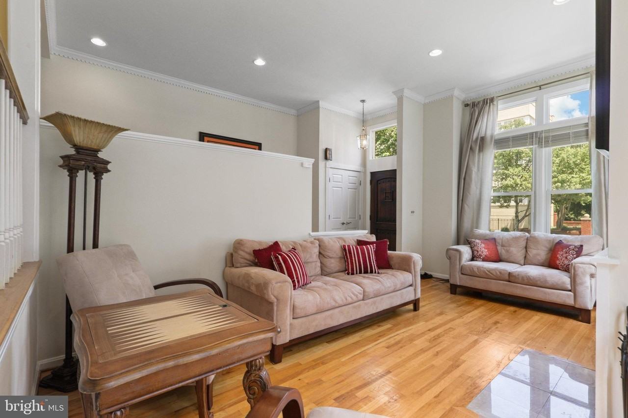 626 N Payne St - Photo 7 of 50