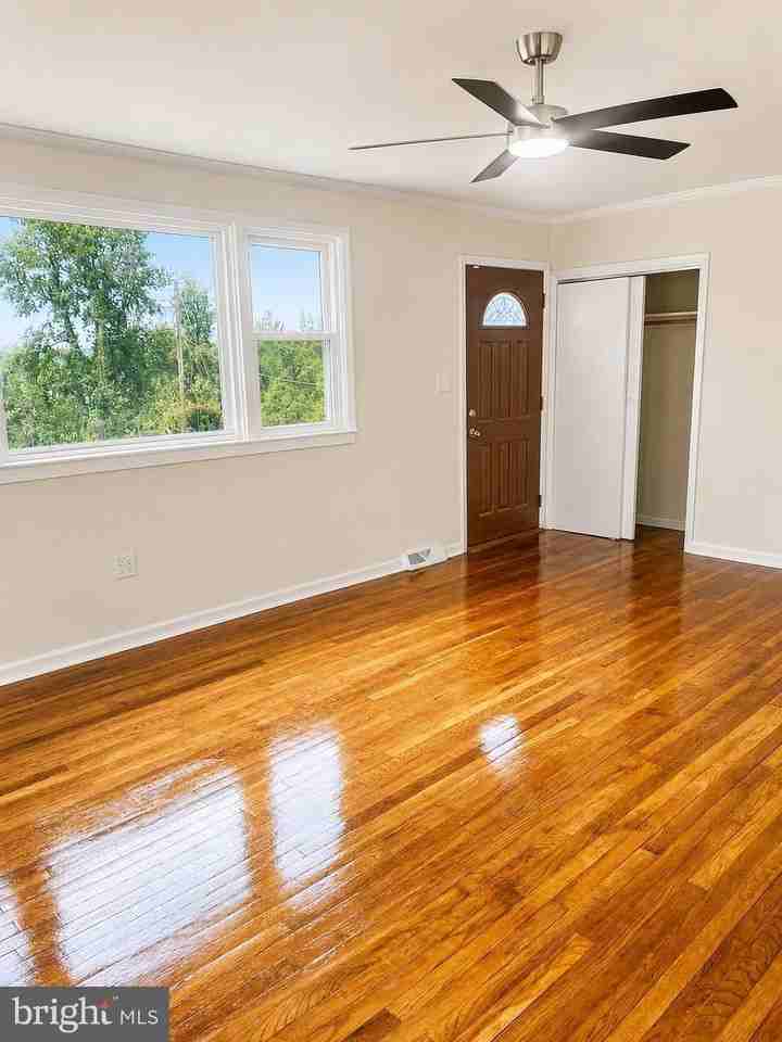 3530 Rectortown Rd - Photo 2 of 11