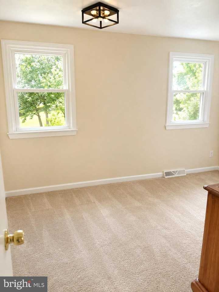 3530 Rectortown Rd - Photo 4 of 11