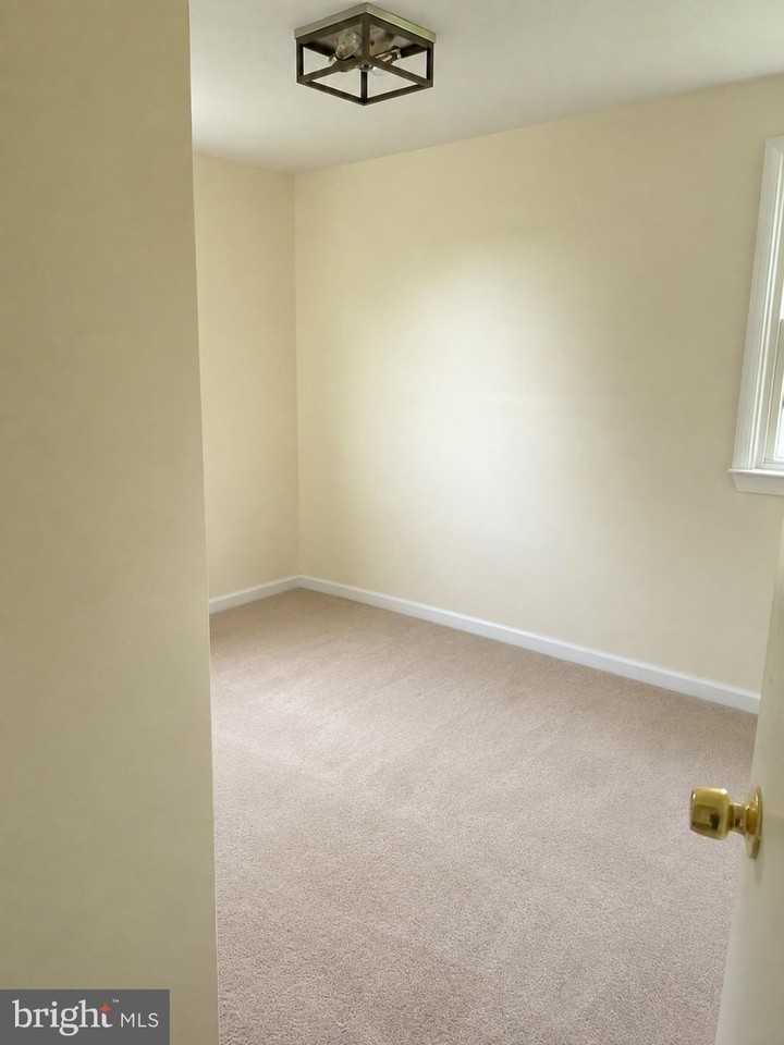 3530 Rectortown Rd - Photo 5 of 11