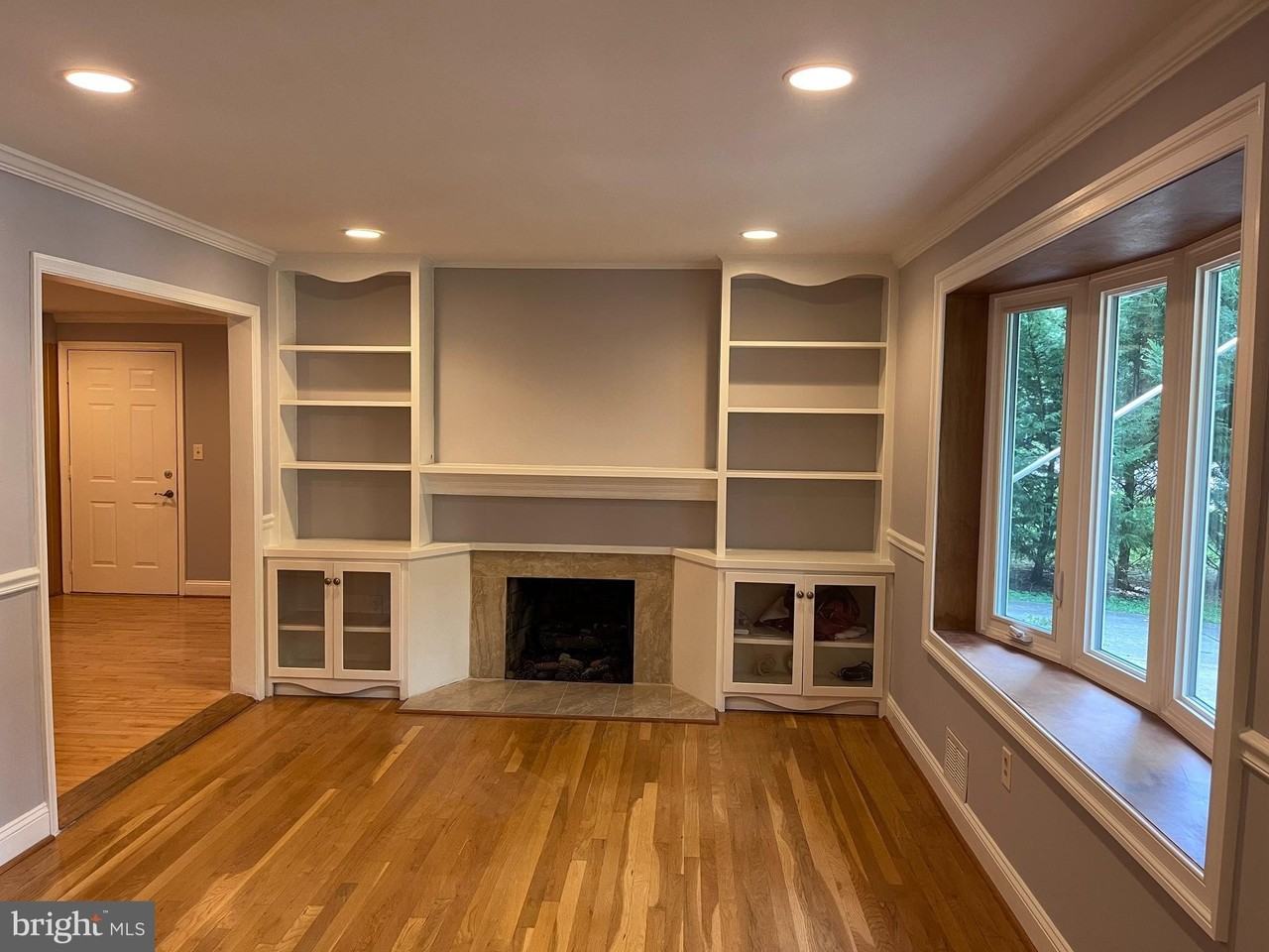 6803 Dante Ct - Photo 3 of 26