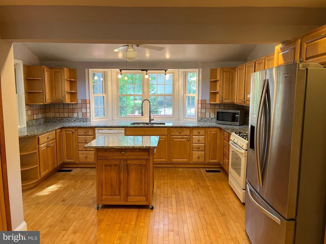 6803 Dante Ct - Photo 4 of 26