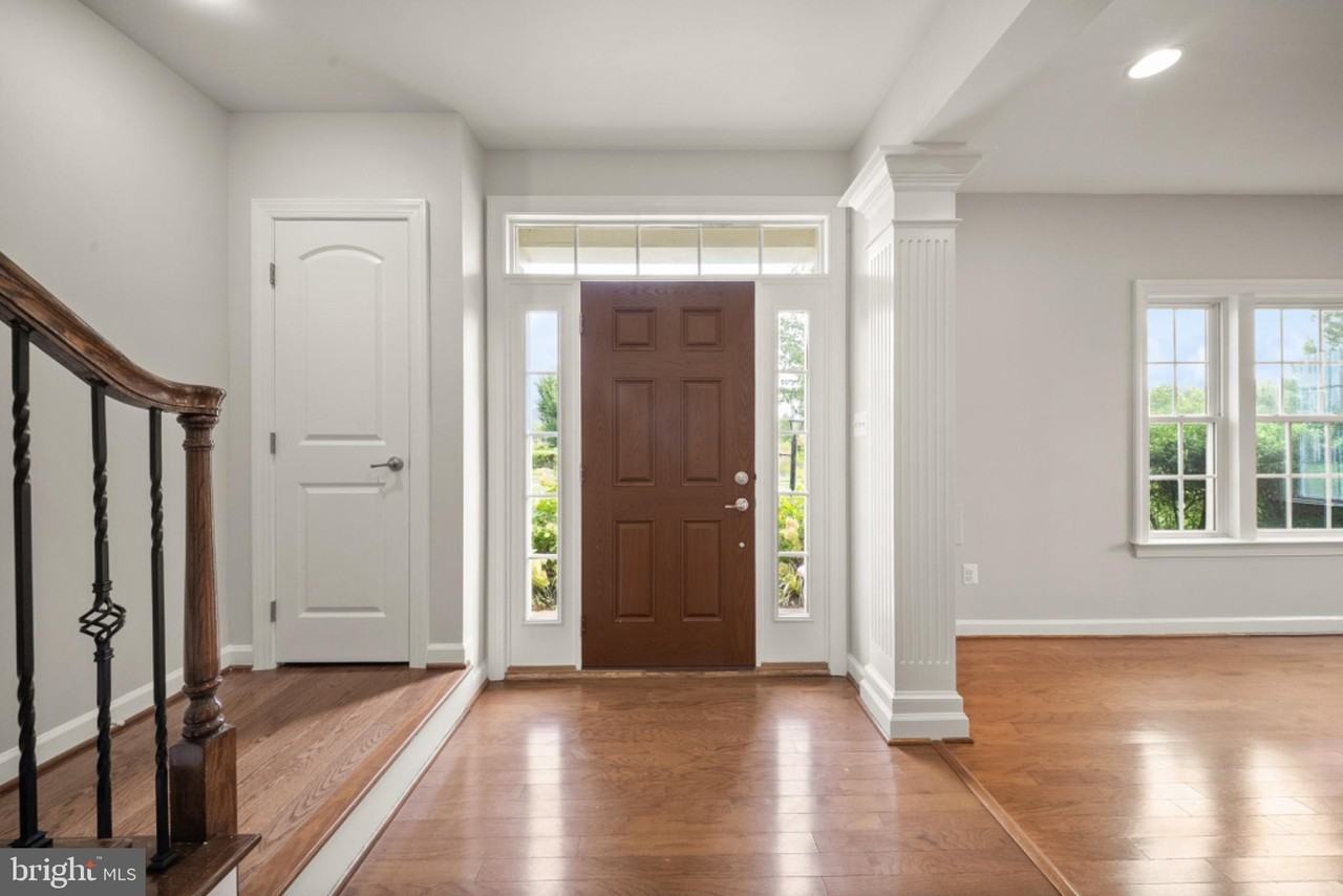 42532 Rowderbury Sq - Photo 6 of 50