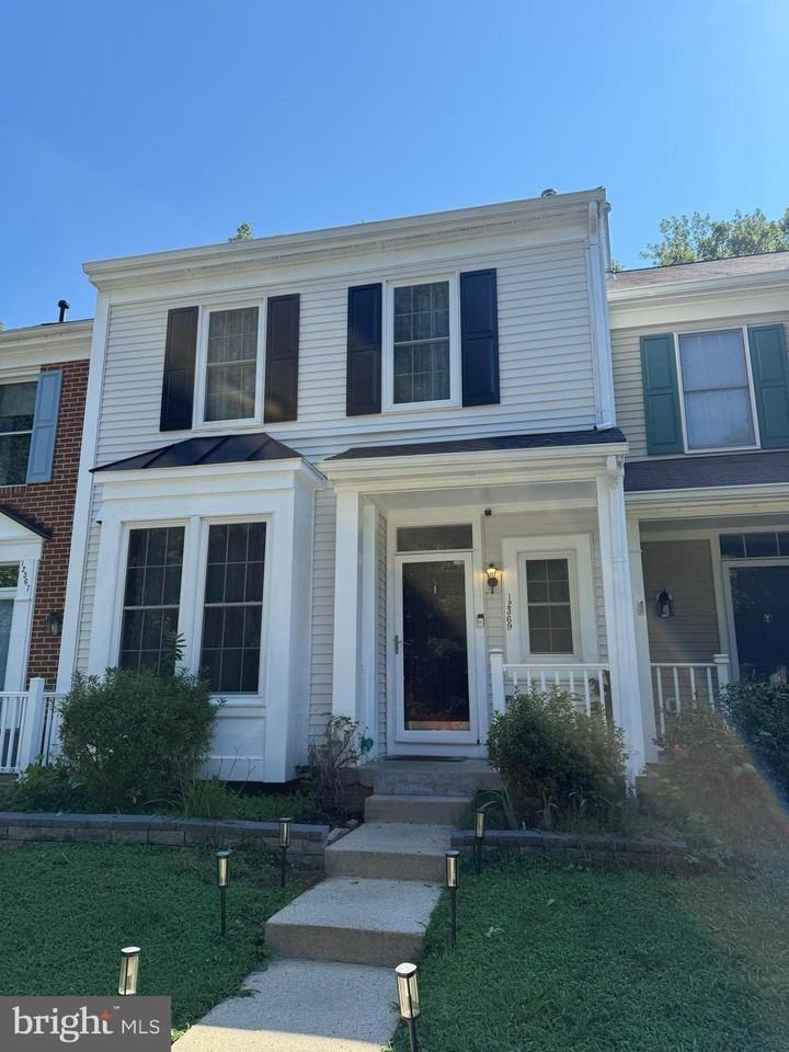 12369 Manchester Way - Photo 2 of 7