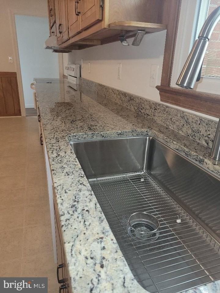 113 Southgate Ave - Photo 4 of 19