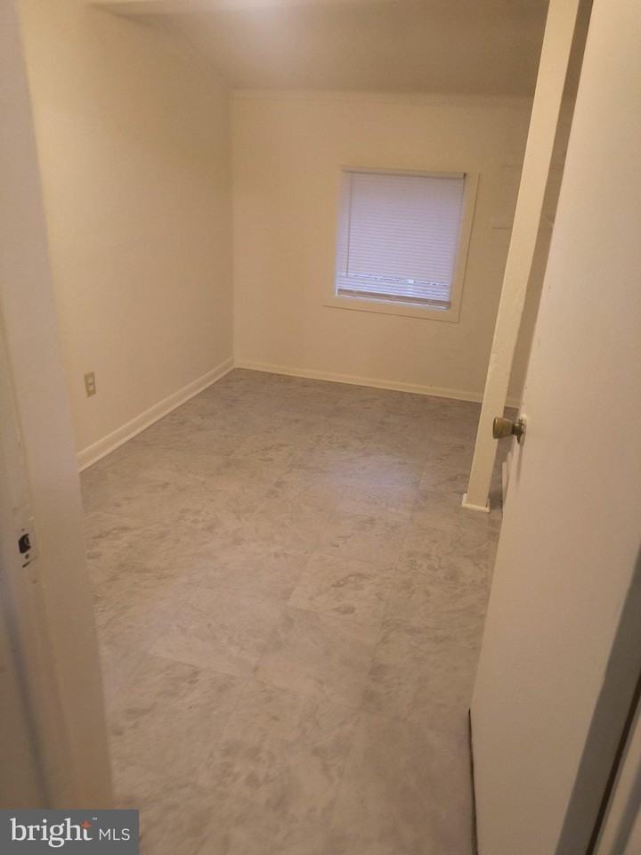 251 N Charlotte Ave #A - Photo 4 of 5
