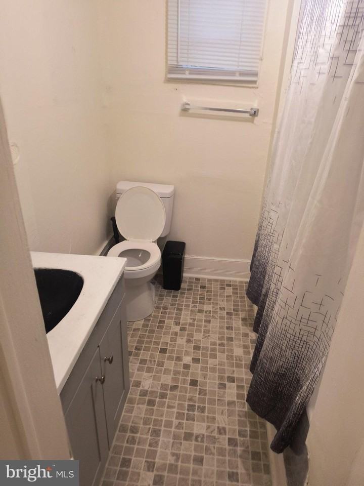 251 N Charlotte Ave #A - Photo 5 of 5