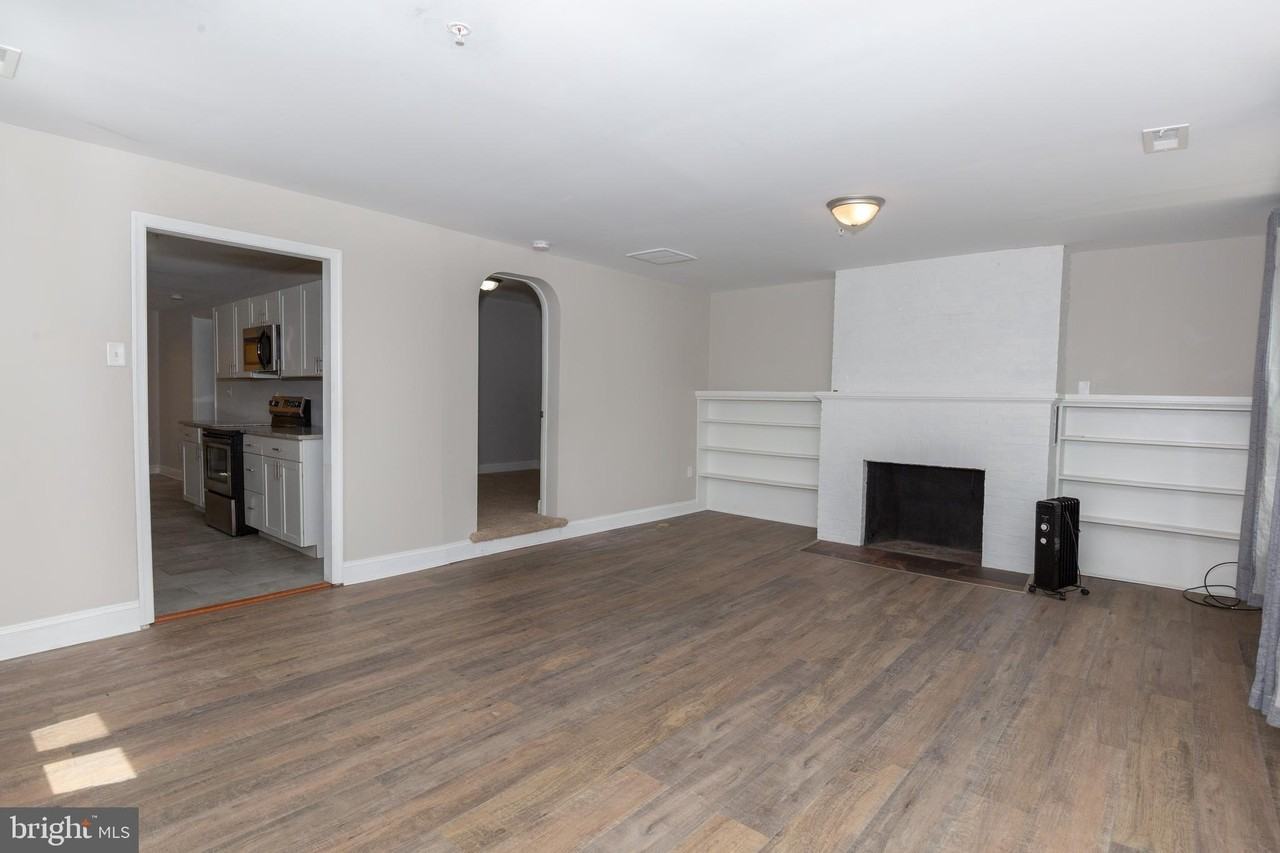 212 W Burke St #B - Photo 3 of 19