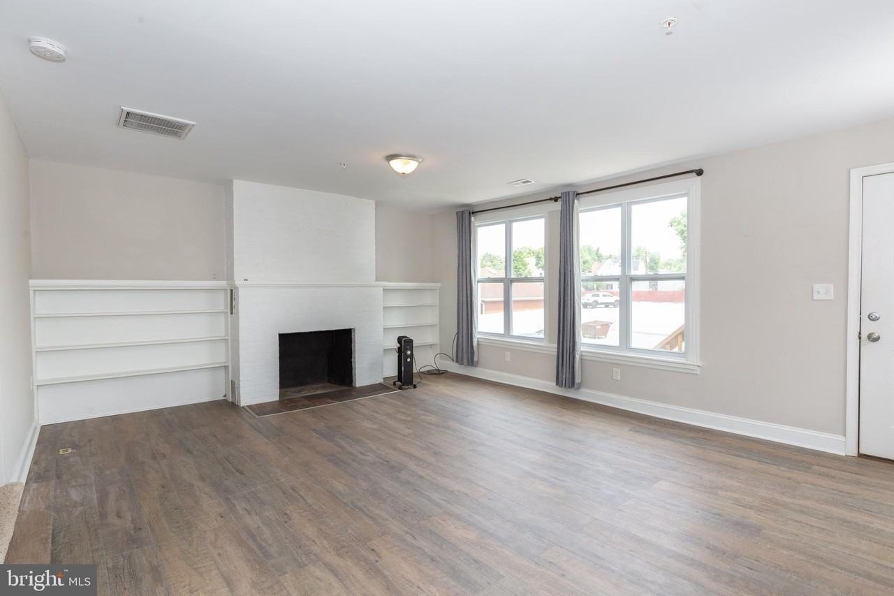 212 W Burke St #B - Photo 4 of 19