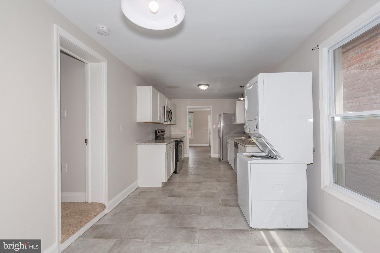 212 W Burke St #B - Photo 5 of 19