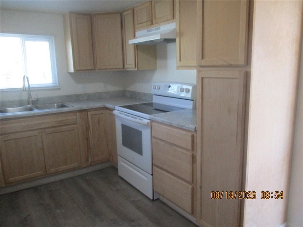 1916 Oliver Dr - Photo 3 of 13
