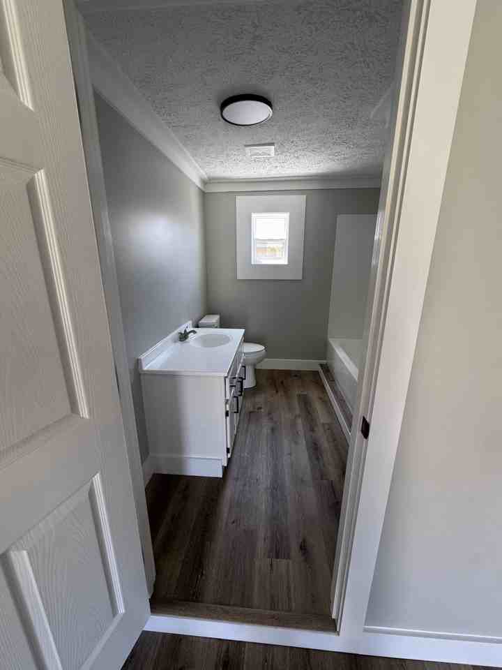 139 Railroad St #C - Photo 4 of 11