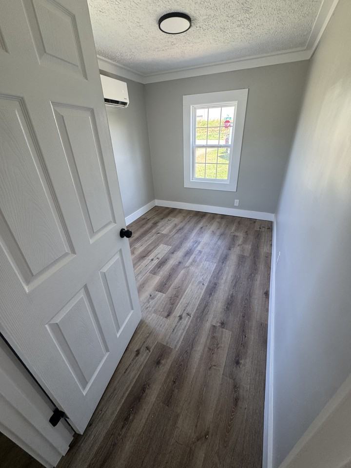 139 Railroad St #C - Photo 7 of 11