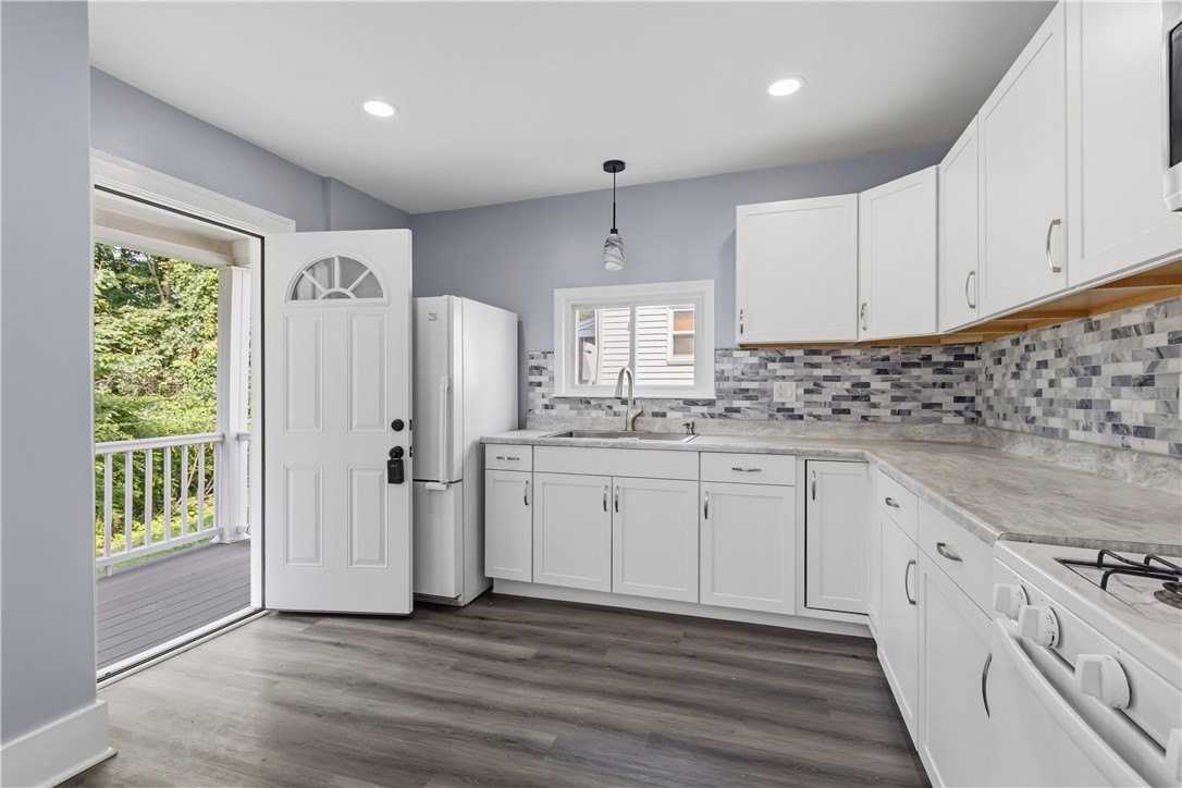 297 Grandview Way - Photo 6 of 17