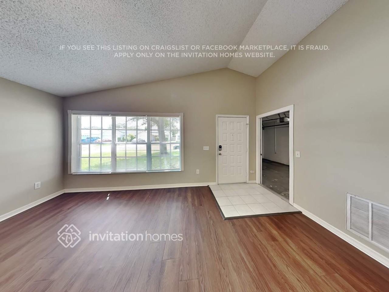 2479 Sagemont Dr - Photo 3 of 17
