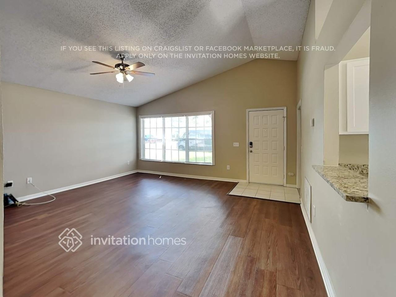 2479 Sagemont Dr - Photo 4 of 17