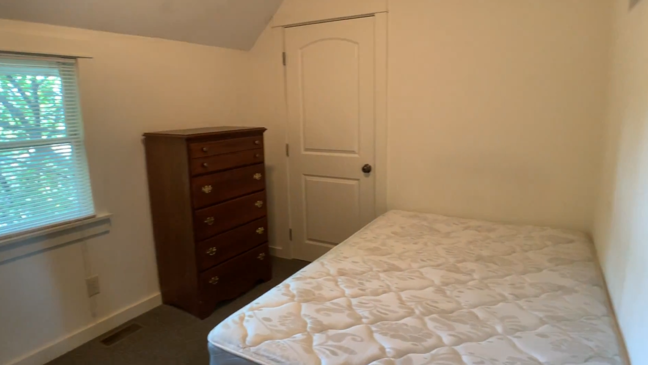 209 Williams St Rm 2 #2 - Photo 4 of 8