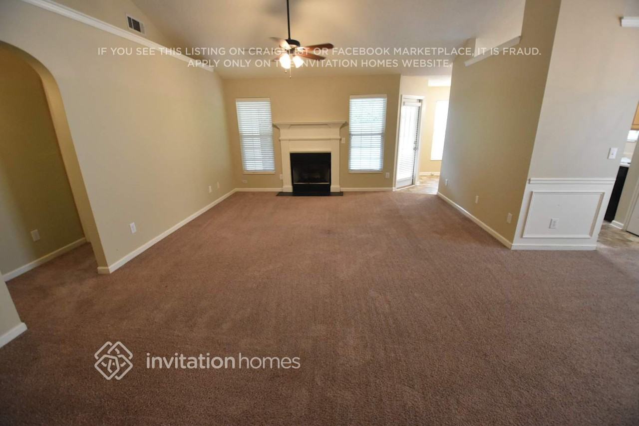 1730 Arborwood Dr - Photo 2 of 15