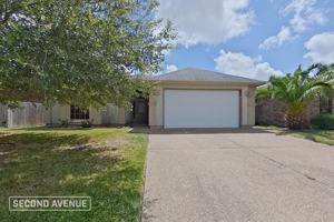 featured image of 6853 Guinevere St